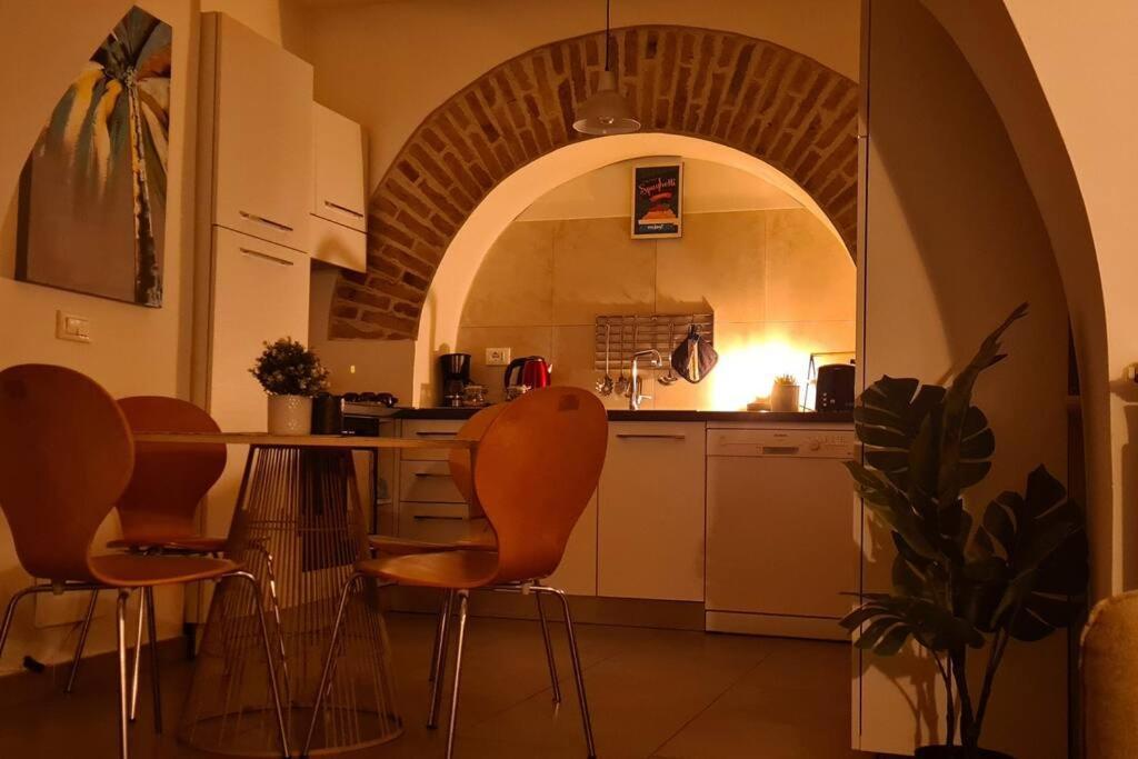 Vintage Colosseo Apartment Rome Bagian luar foto