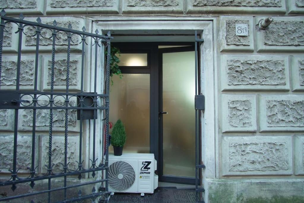 Vintage Colosseo Apartment Rome Bagian luar foto